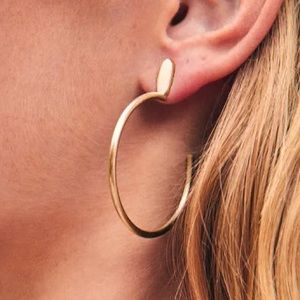 NWT Kendra Scott Pepper Hoop Earrings in Gold